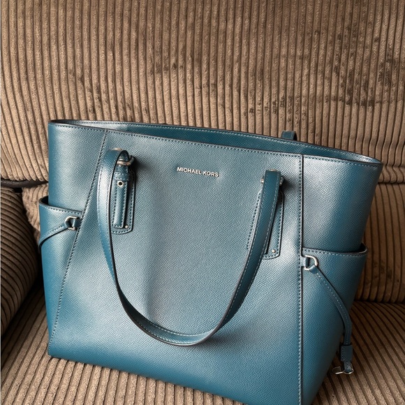 Michael Kors Handbags - Michael Kors Teal Pebbled Leather Tote